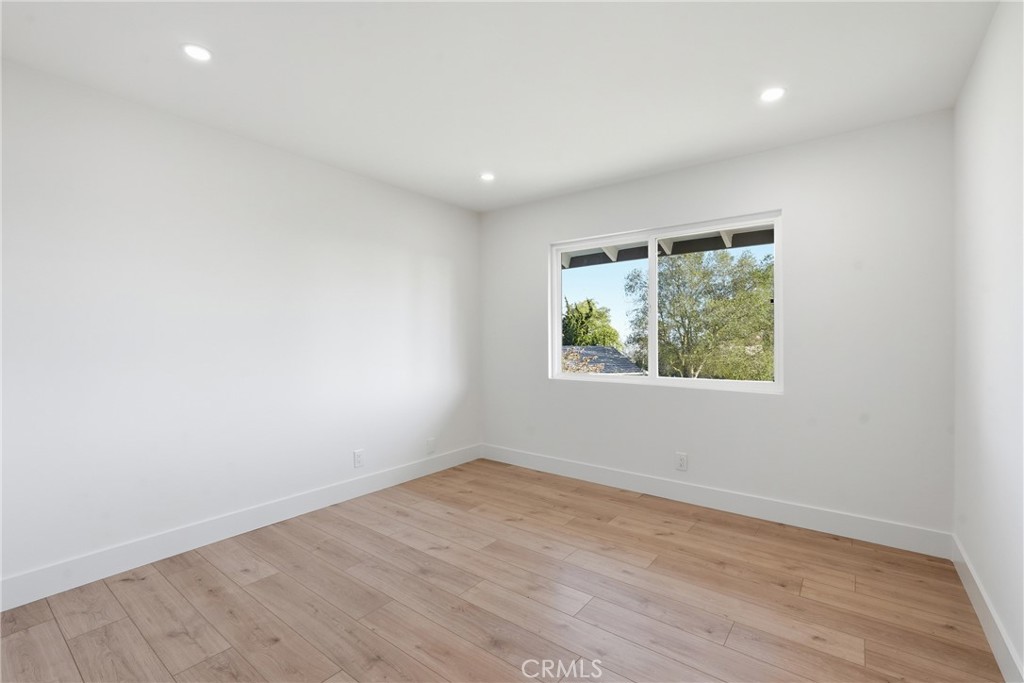 5602 Sunmist Property Photo 37