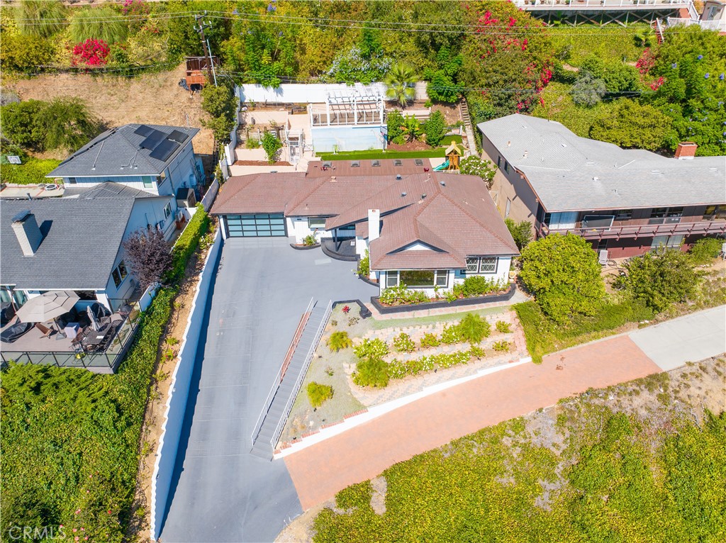 2033 Suana Property Photo 1