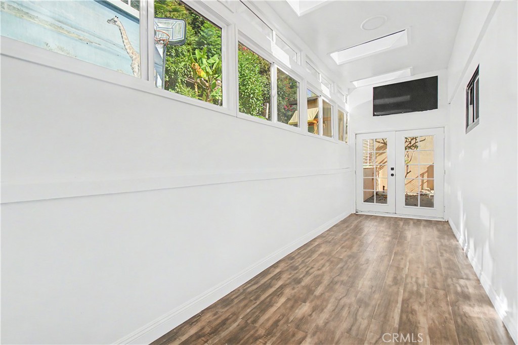 2033 Suana Property Photo 26