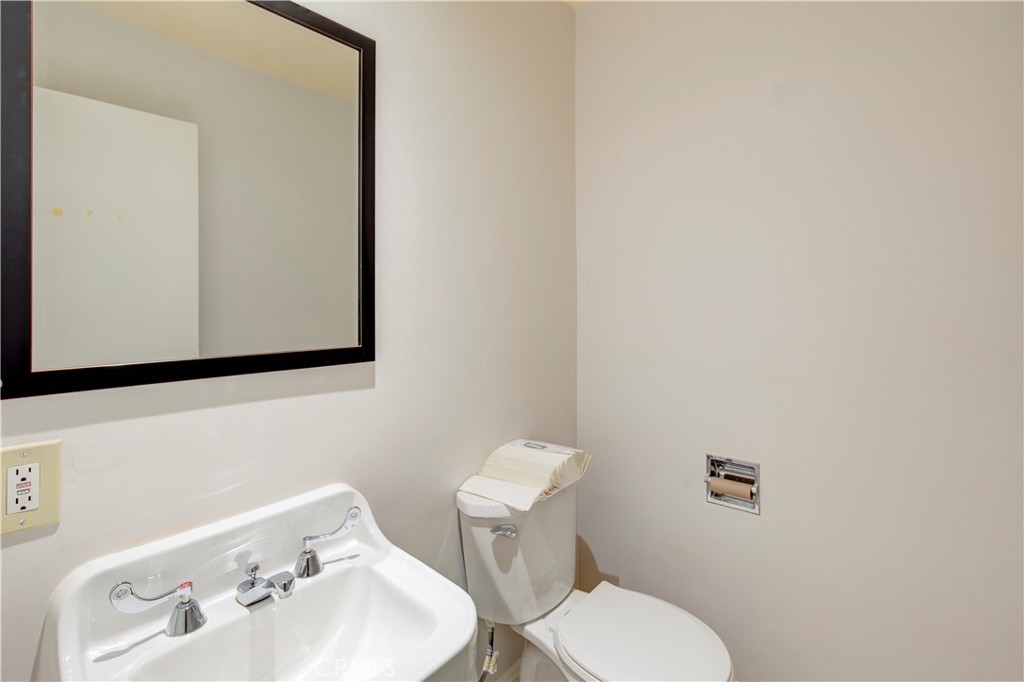 739 W 9th Street Property Photo 12