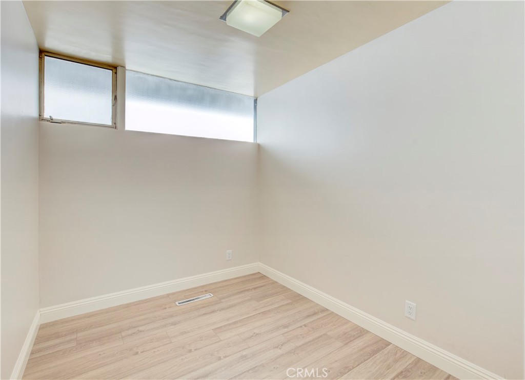 739 W 9th Street Property Photo 14