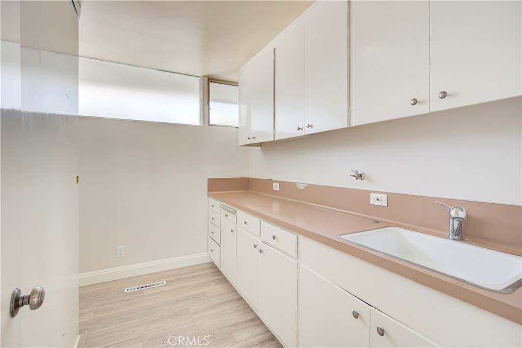 739 W 9th Street Property Photo 16