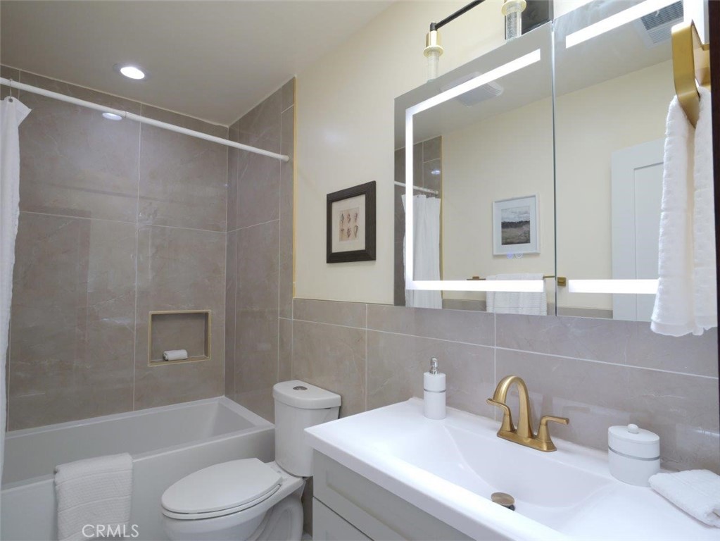 4534 Halison Street Property Photo 23