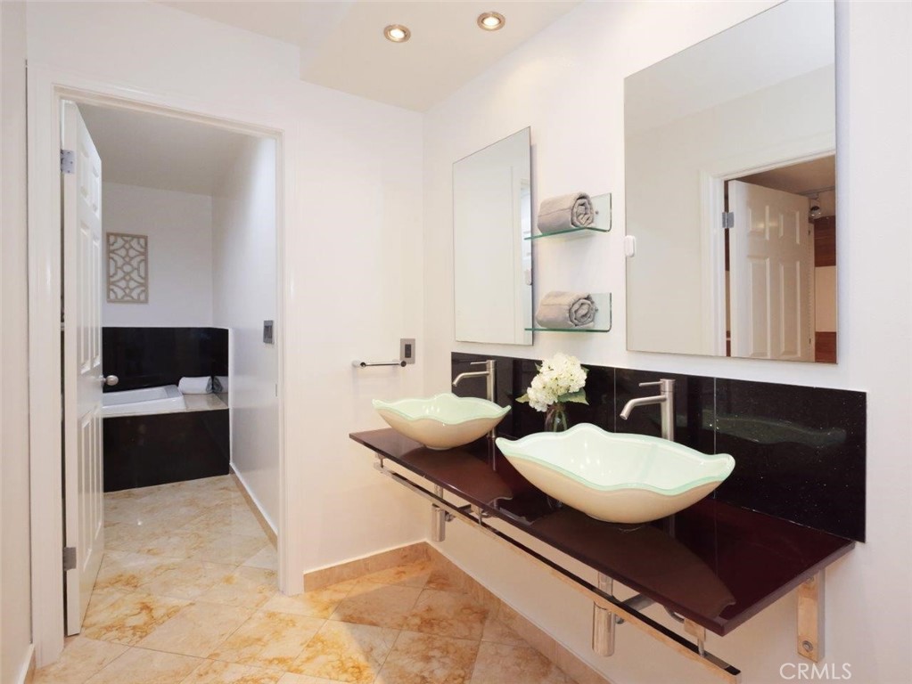 505 Agate Property Photo 27