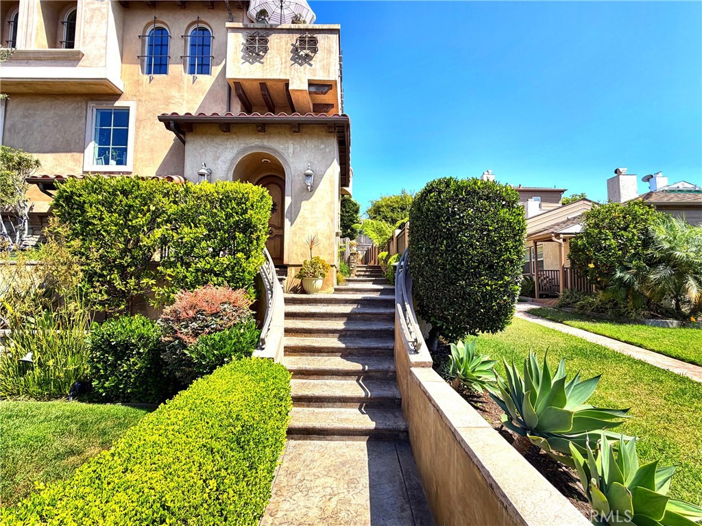 706 S Pacific Coast E Property Photo 3