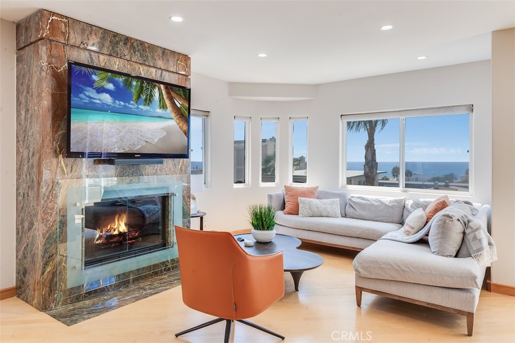 1136 Monterey Property Photo 8