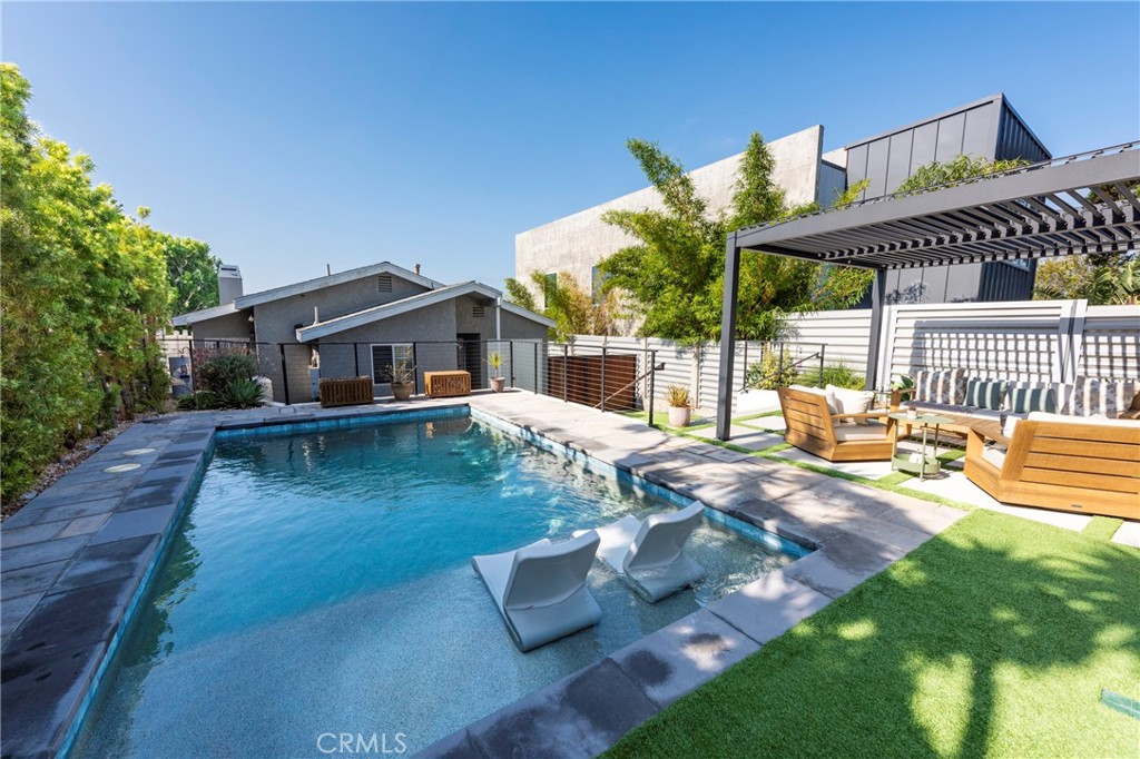 1029 Avenue A Property Photo 1