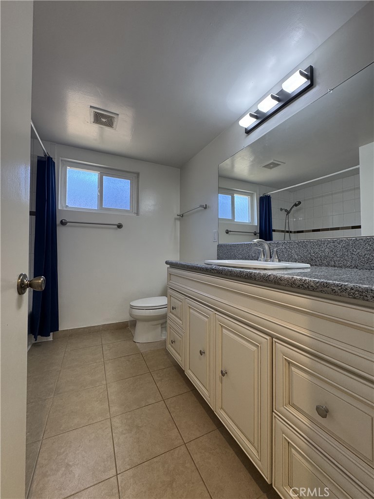 21023 Donora A Property Photo 11