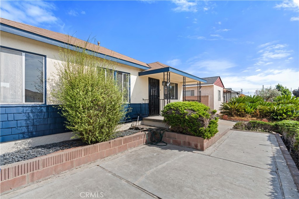 15616 Cerise Avenue Property Photo 1