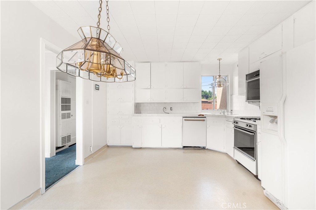 15616 Cerise Avenue Property Photo 7