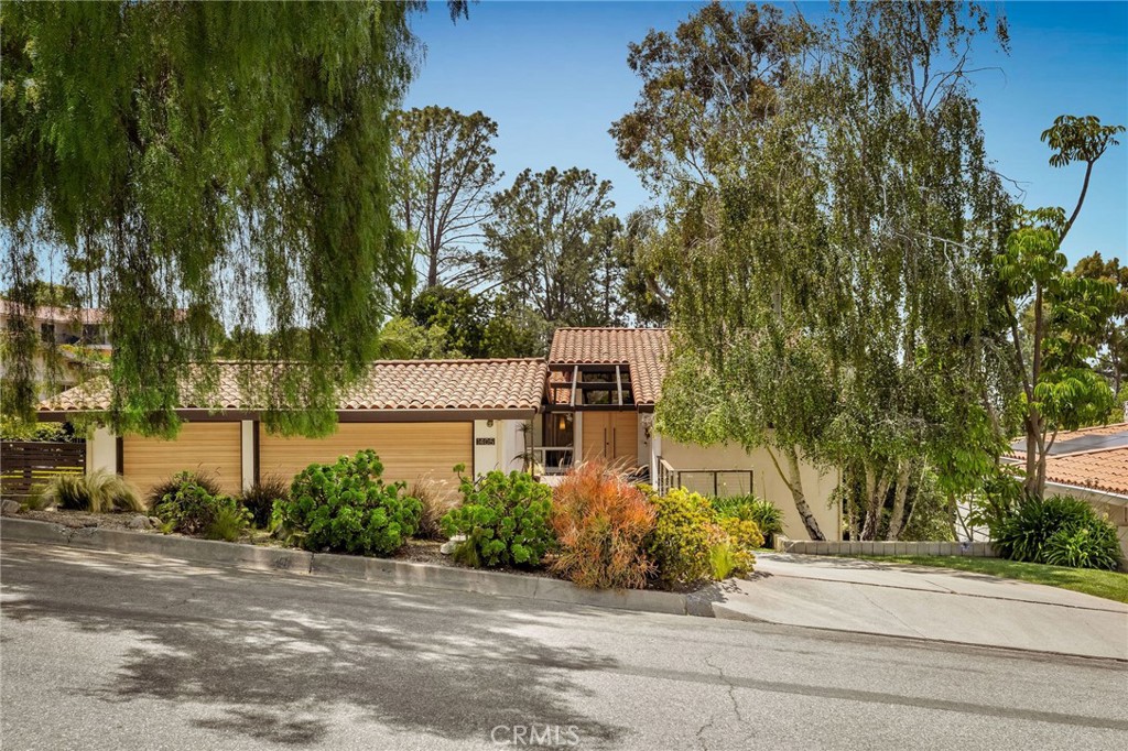 1405 Via Gabriel Property Photo 4