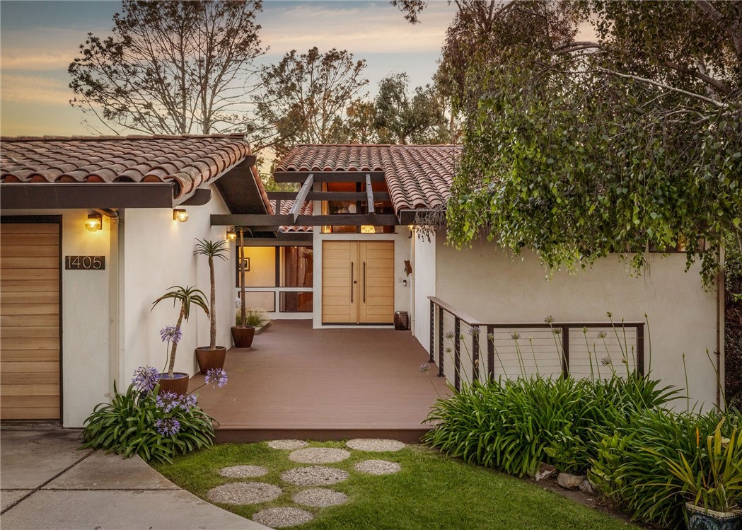 1405 Via Gabriel Property Photo 6