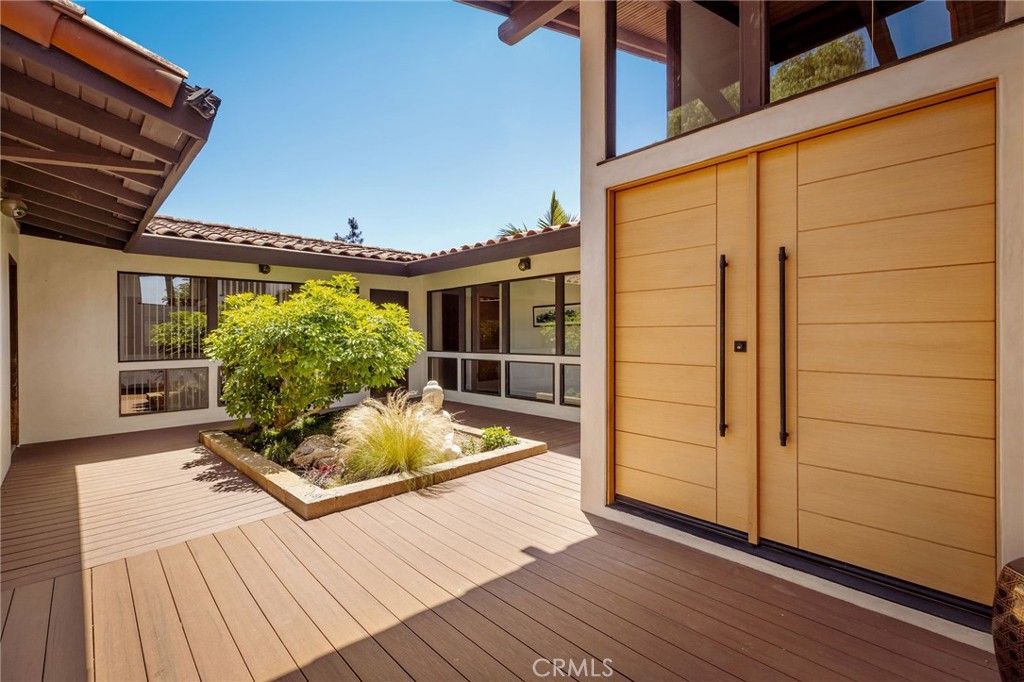1405 Via Gabriel Property Photo 7