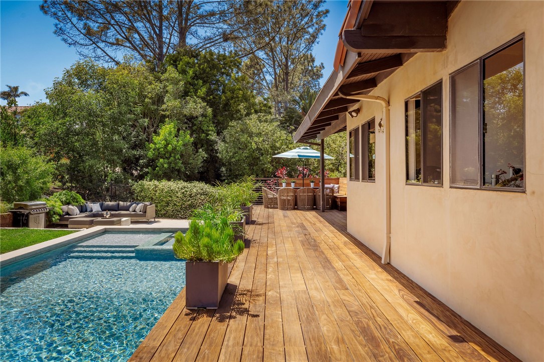 1405 Via Gabriel Property Photo 25