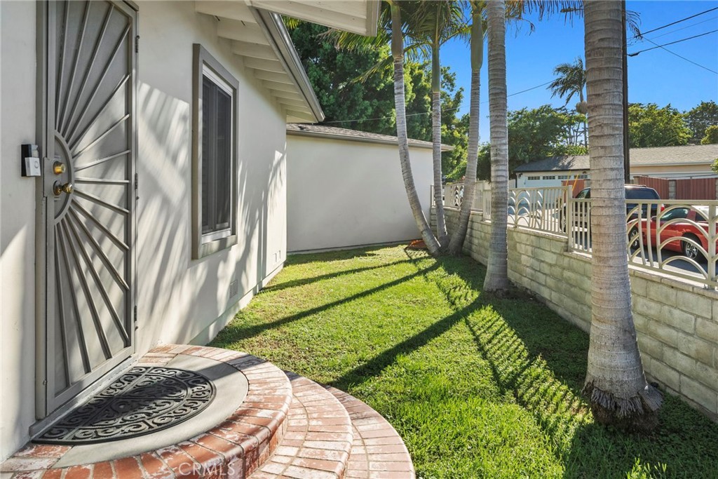 25908 Appian Way Property Photo 4