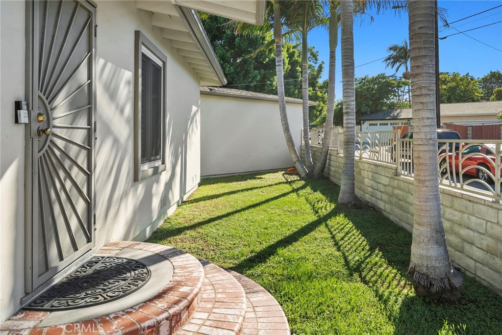 25908 Appian Way Property Photo 4