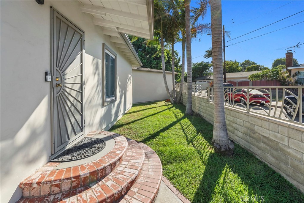 25908 Appian Way Property Photo 28