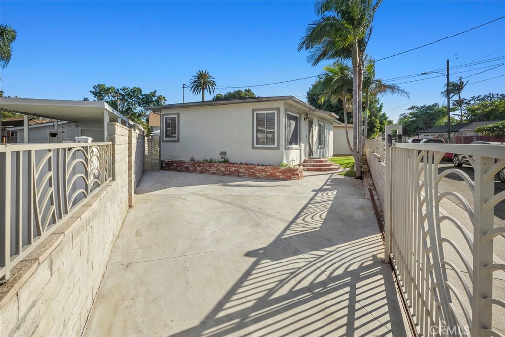 25908 Appian Way Property Photo 29
