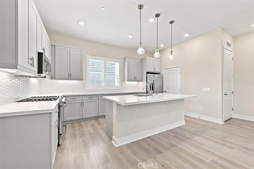 1692 W Enterprise Drive Property Photo 4