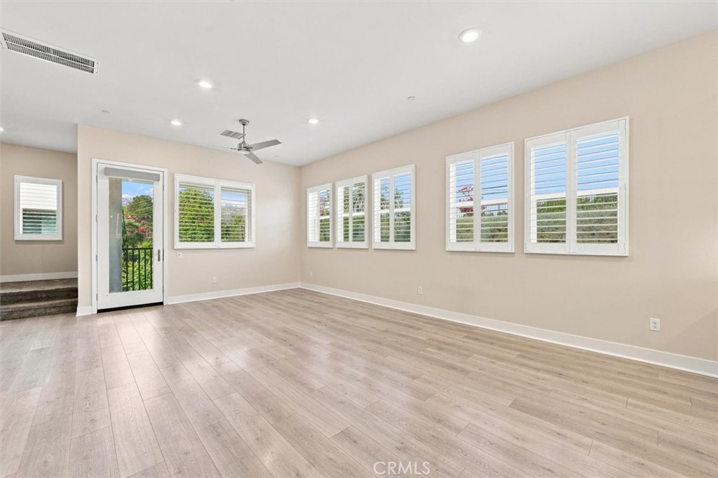 1692 W Enterprise Drive Property Photo 9