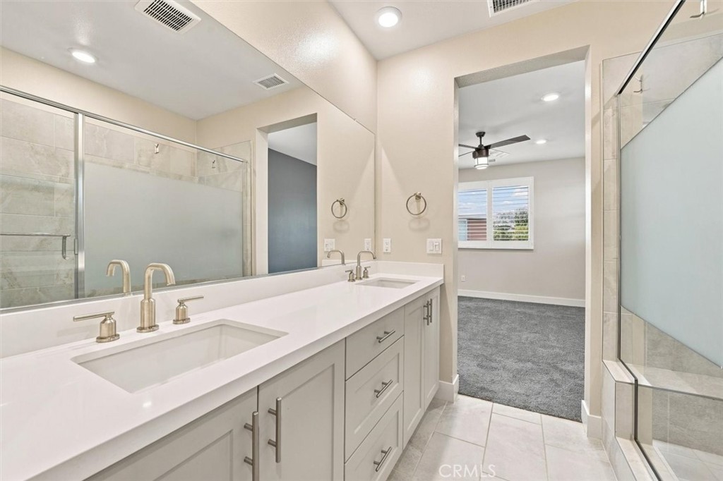 1692 W Enterprise Drive Property Photo 16