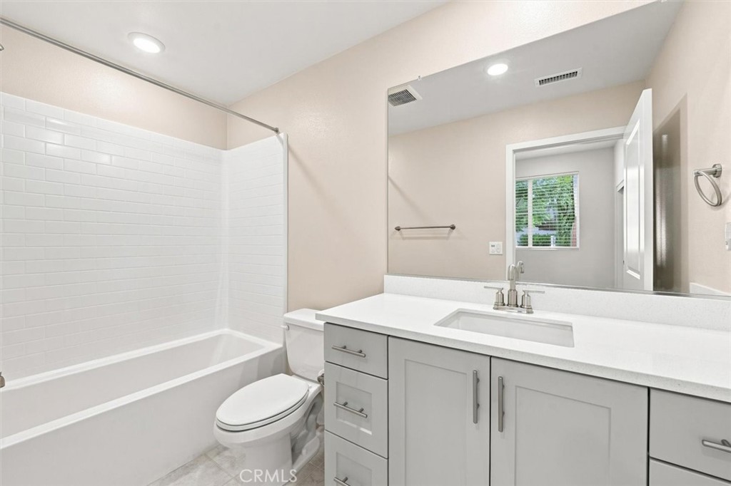 1692 W Enterprise Drive Property Photo 23