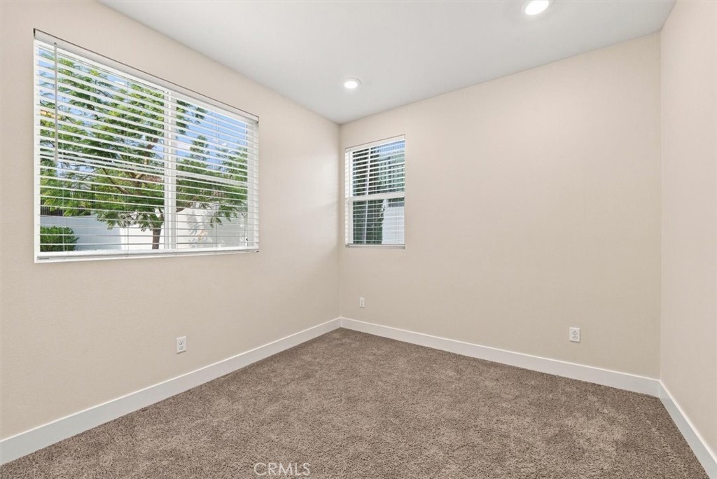 1692 W Enterprise Drive Property Photo 25