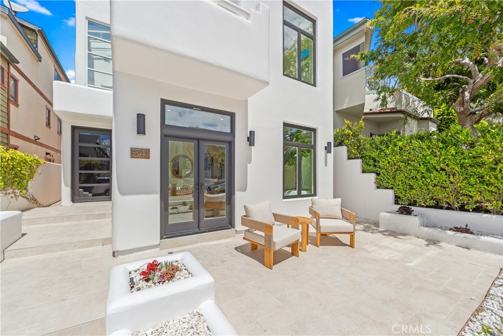 541 4th Property Photo 4