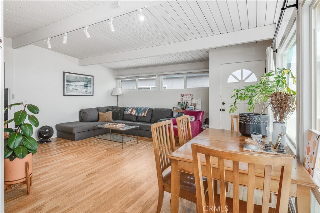 447 30th Property Photo 2