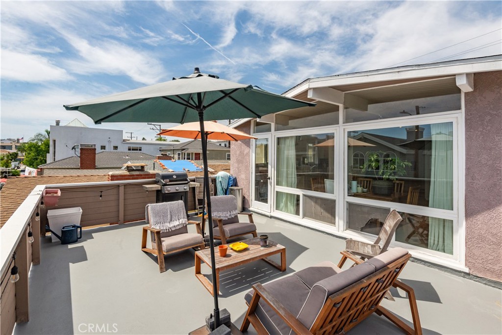 447 30th Property Photo 4