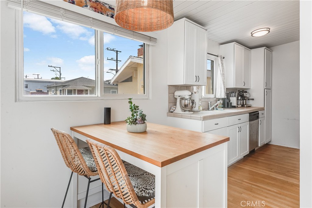 447 30th Property Photo 5