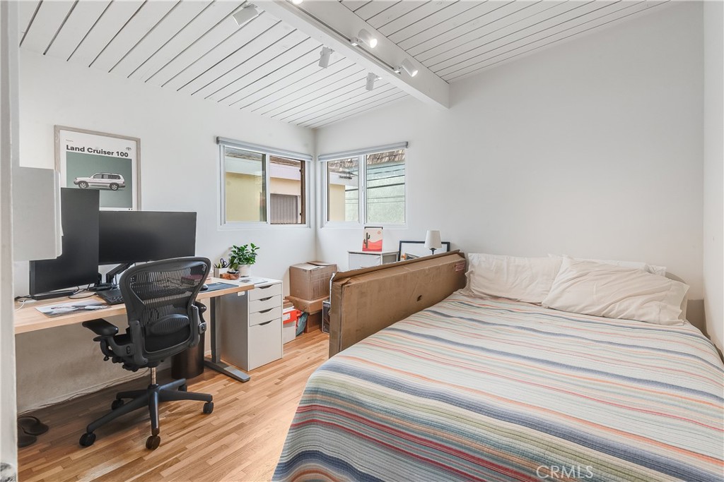 447 30th Property Photo 8