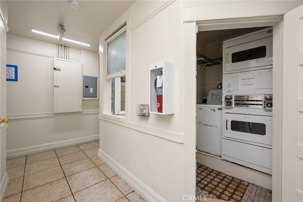 709 S Centre Property Photo 8