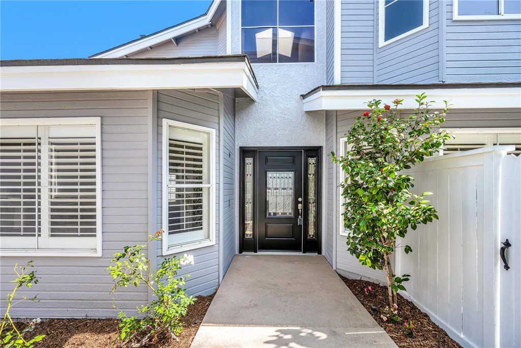 2014 Curtis, #b Property Photo 2