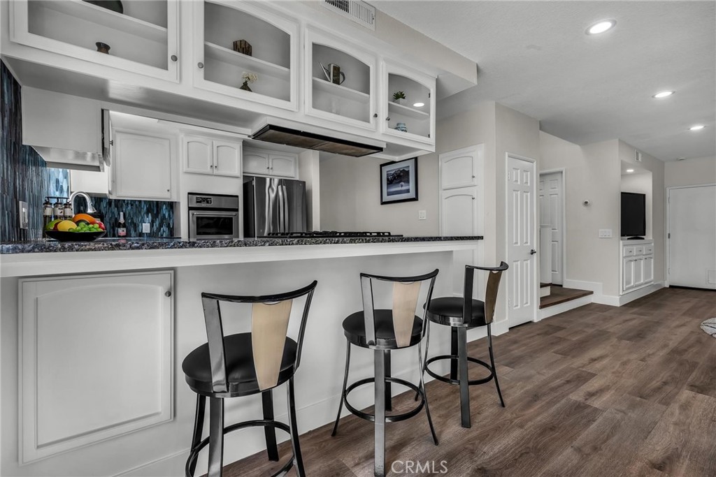 2014 Curtis, #b Property Photo 9
