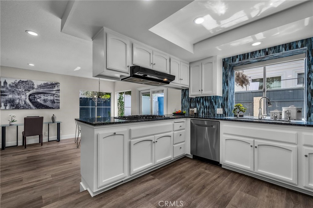 2014 Curtis, #b Property Photo 10