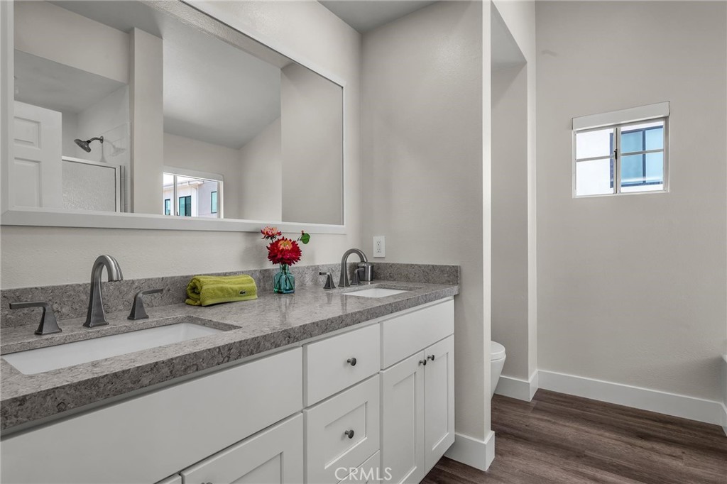 2014 Curtis, #b Property Photo 23