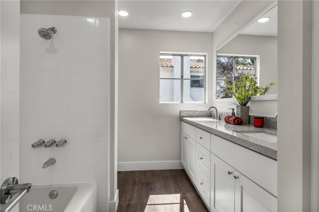 2014 Curtis, #b Property Photo 27