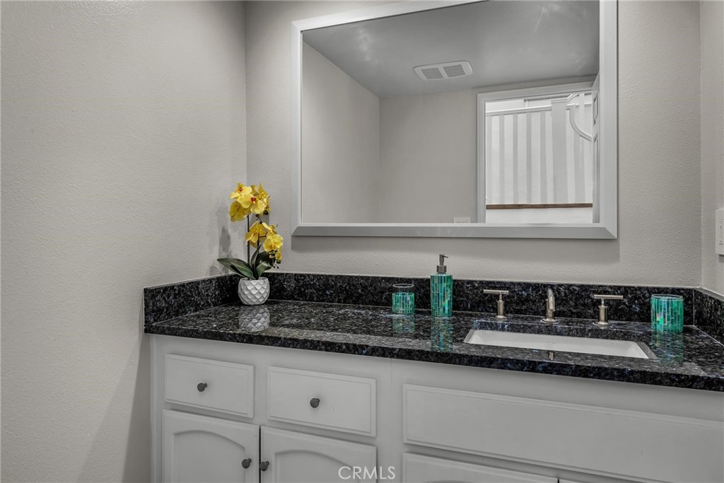 2014 Curtis, #b Property Photo 32