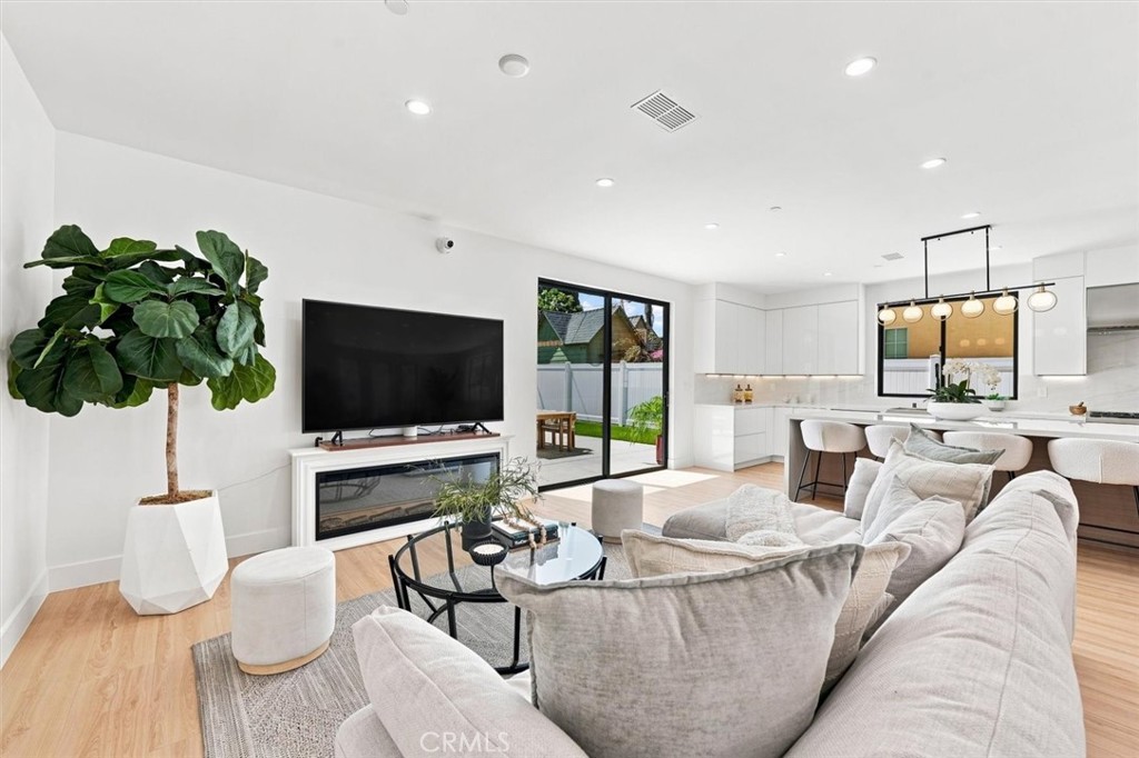 2660 Torrance Boulevard Property Photo 10