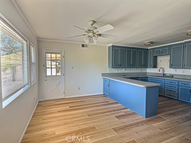 26420 Pineknoll Property Photo 4