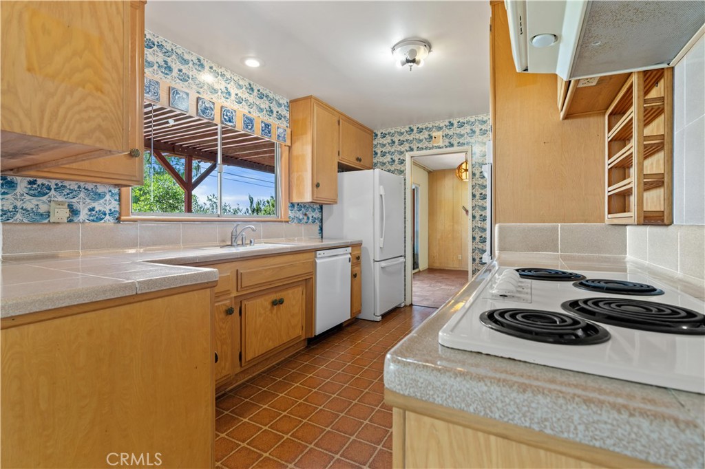 6630 Eddinghill Drive Property Photo 6