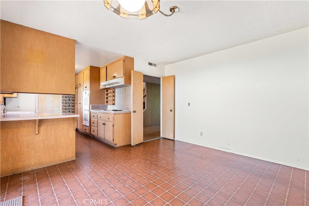 6630 Eddinghill Drive Property Photo 8