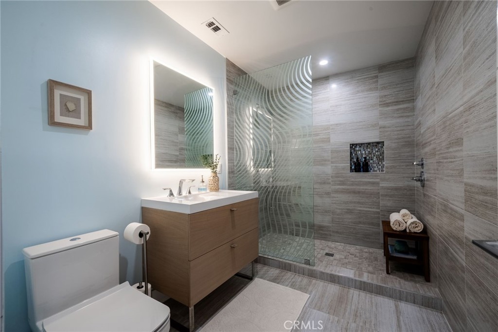 2886 Crownview Property Photo 21