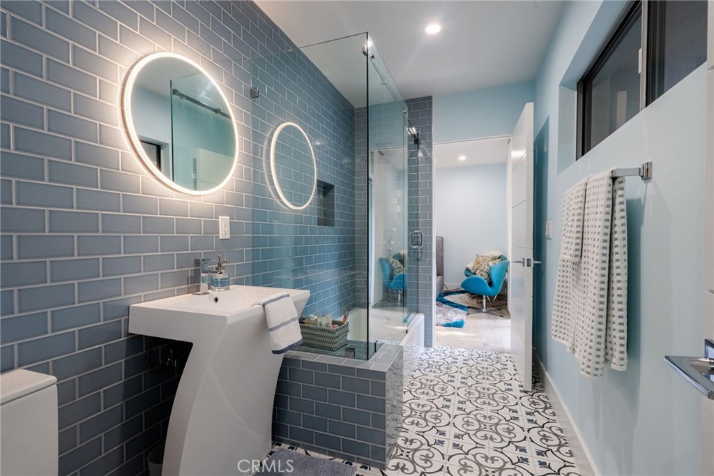 2886 Crownview Property Photo 26