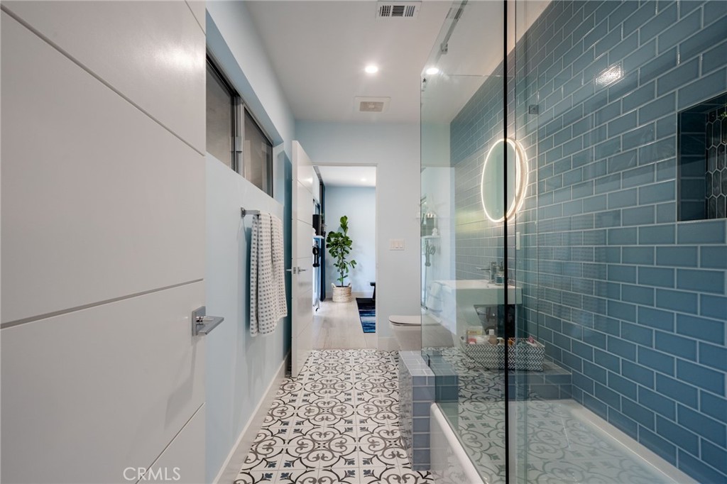 2886 Crownview Property Photo 27