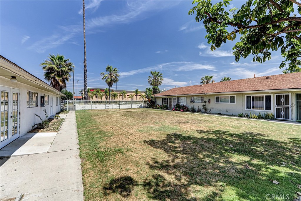 2018 E La Palma Avenue Property Photo 6