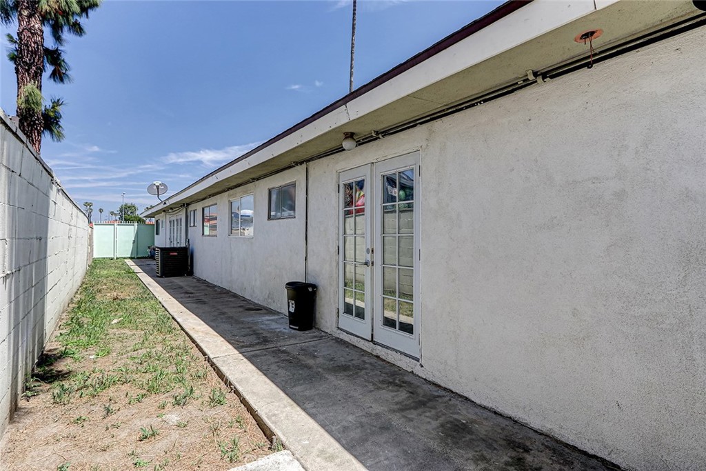 2018 E La Palma Avenue Property Photo 7