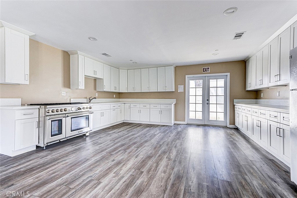 2018 E La Palma Avenue Property Photo 10