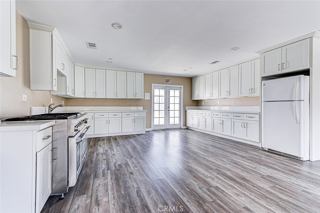 2018 E La Palma Avenue Property Photo 11